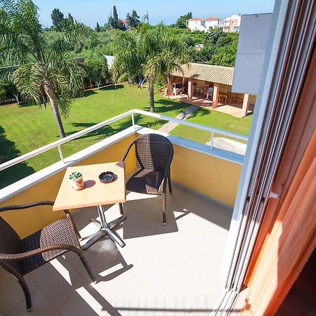 Voula Apartments ميتيكاس المظهر الخارجي الصورة