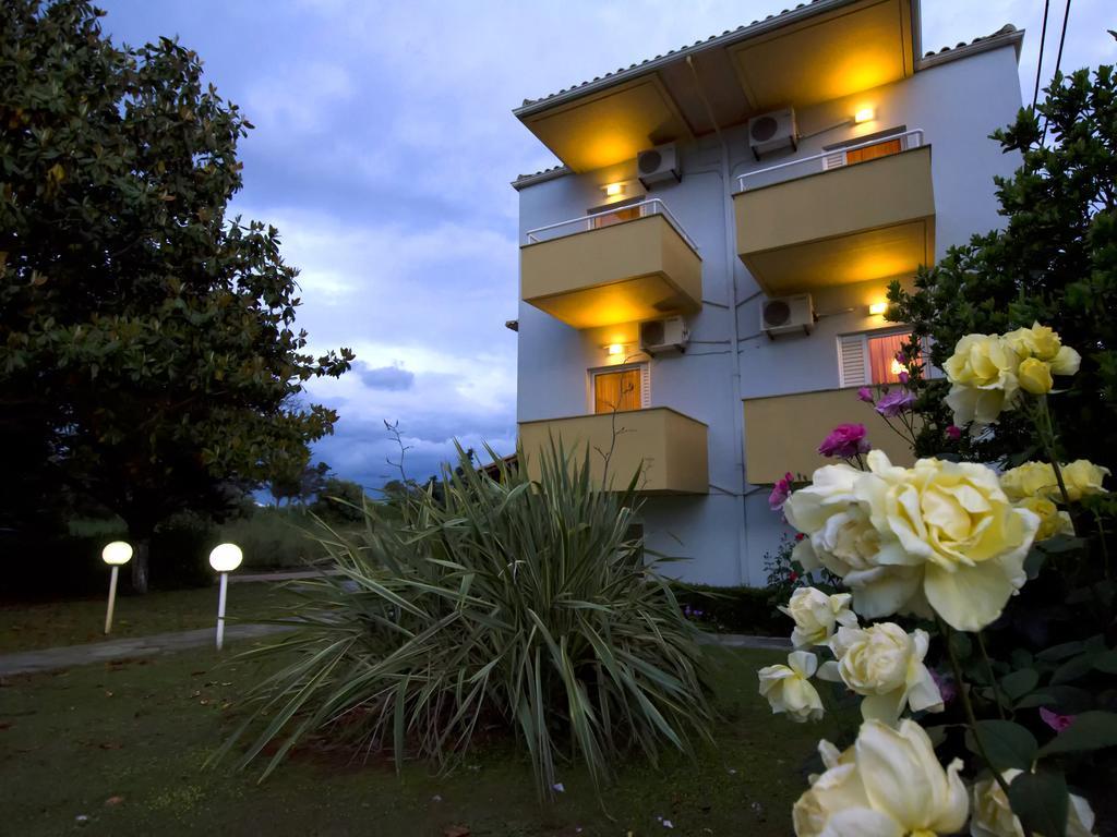Voula Apartments ميتيكاس المظهر الخارجي الصورة